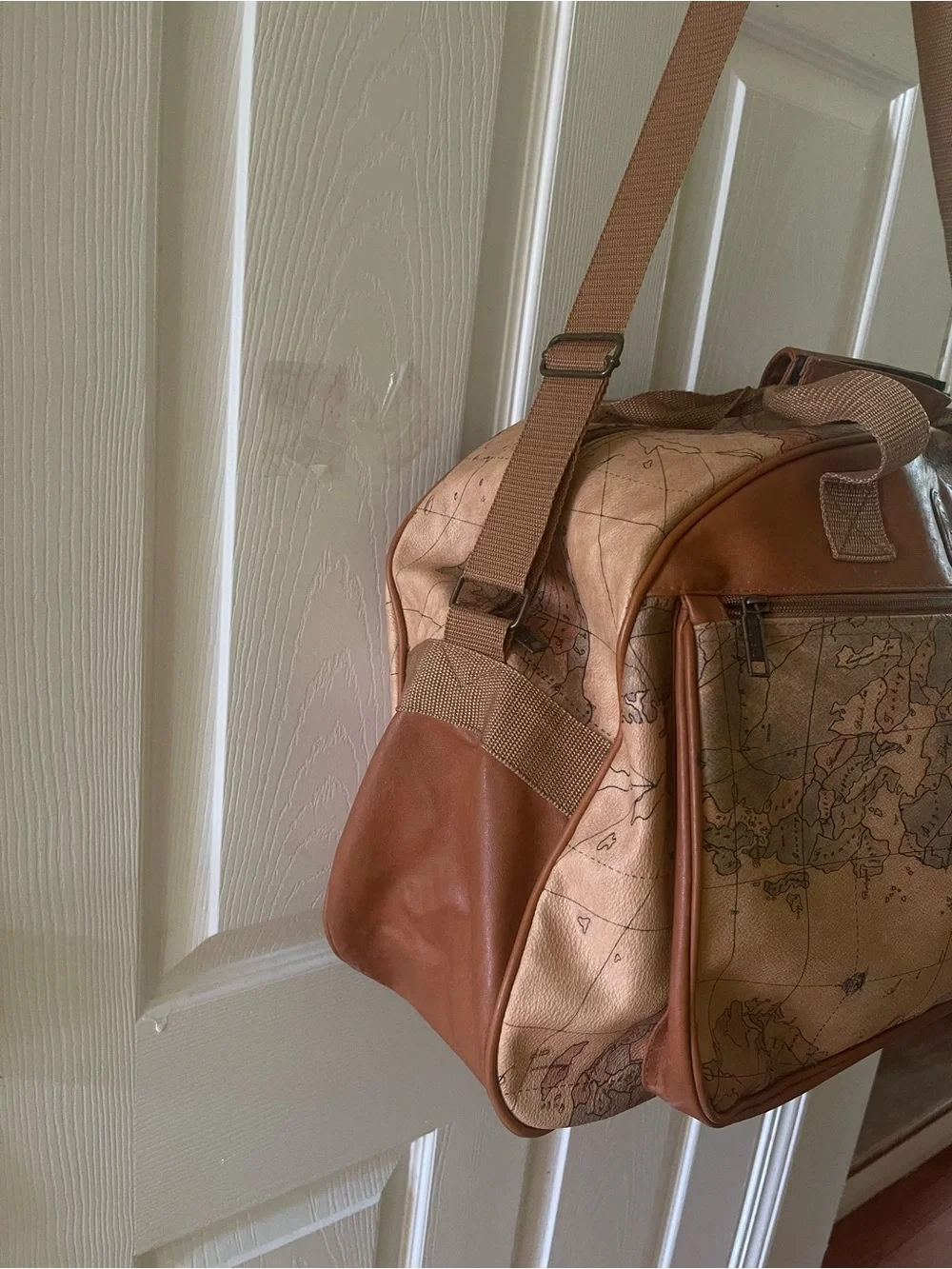 Vintage Europac world Map Travel Duffel Bag synthetic leather tan , brown trim.